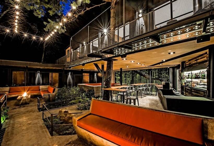 هتل Oxú Solo Adultos