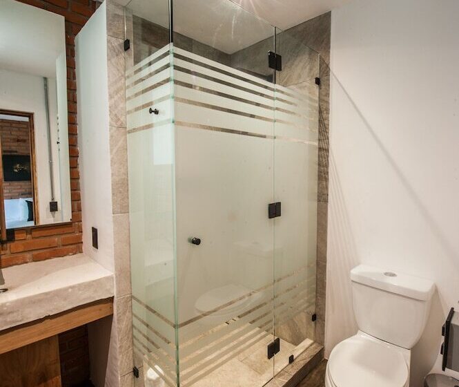 هتل Oxú Solo Adultos