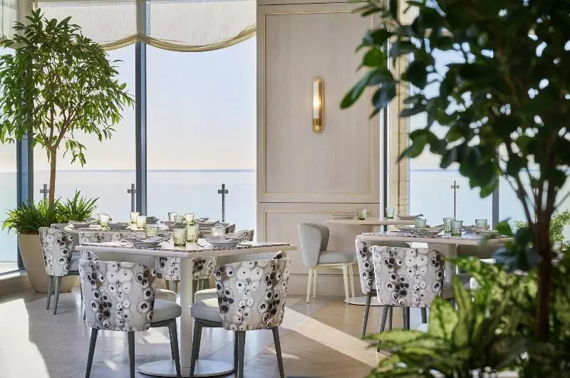 The Pearle Hotel & Spa, Autograph Collection