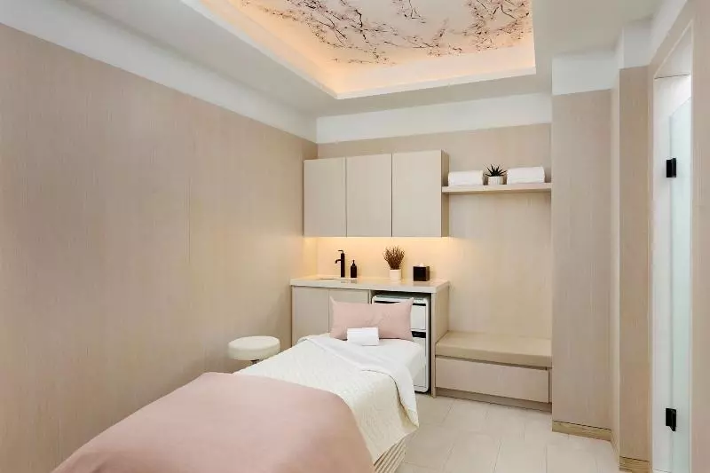 The Pearle Hotel & Spa, Autograph Collection