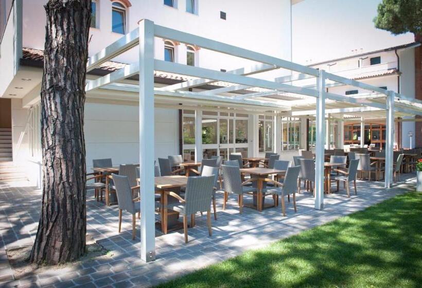 هتل Villa Elprado