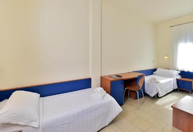 هتل Villa Elprado