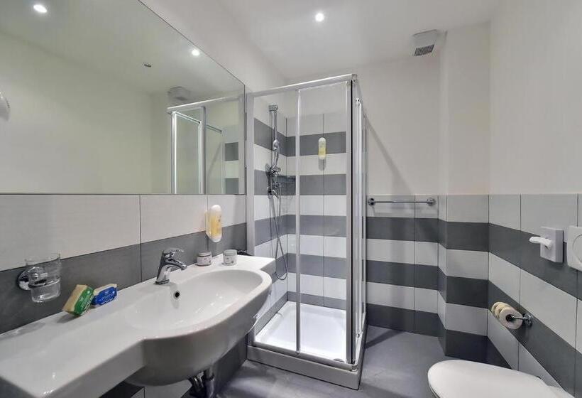 هتل Villa Elprado