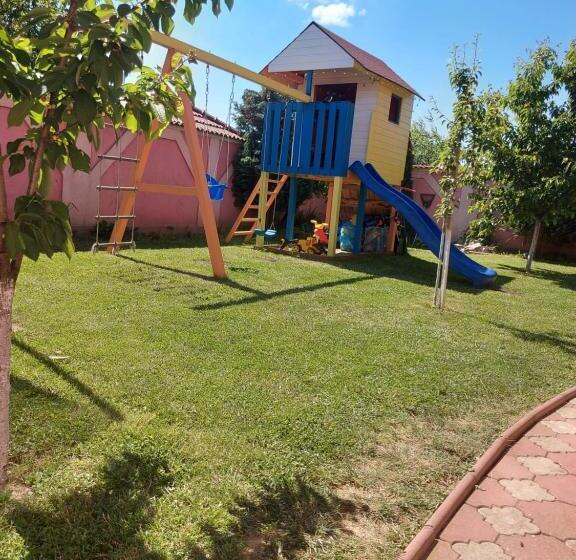 פנסיון Casa Eric