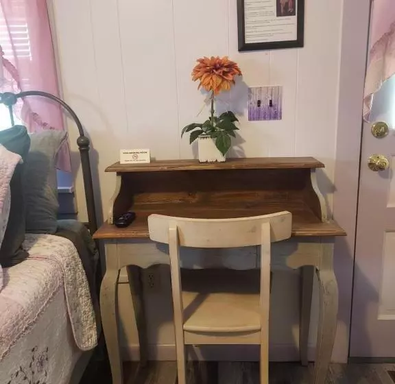 Serenity Motel