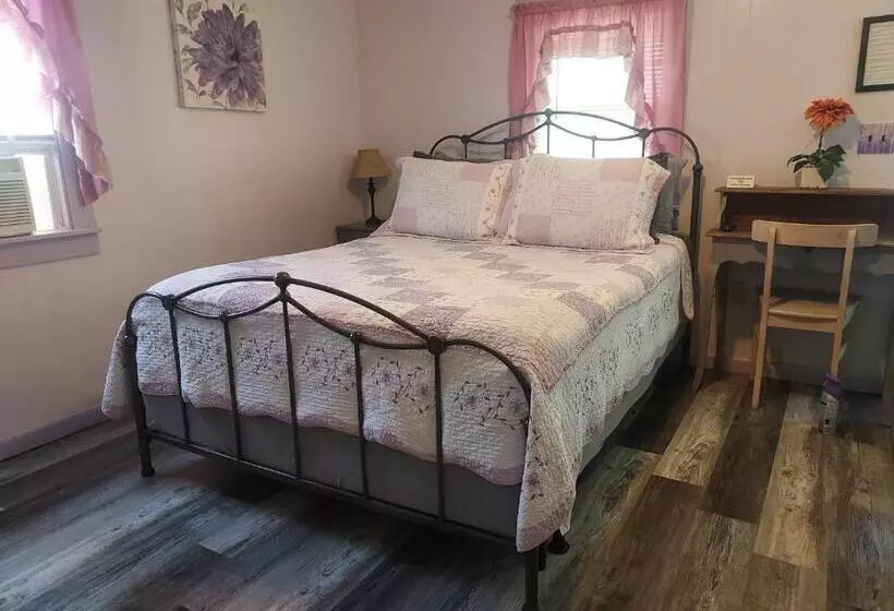 Serenity Motel