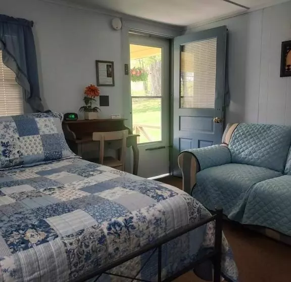 Serenity Motel