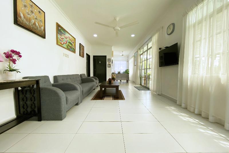 ホテル Oyo 90230 Dh Residence