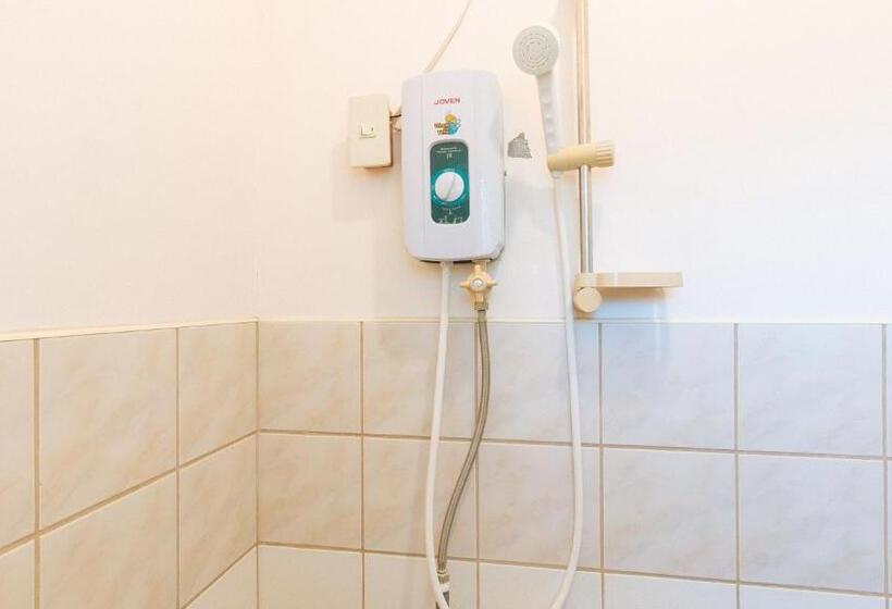 فندق Reddoorz Hostel At Megans Paradisio Beach Resort