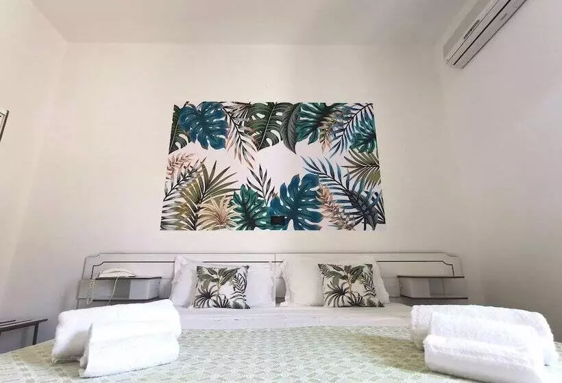 Hotelli Tea  Praia A Mare