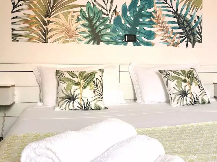 Hotelli Tea  Praia A Mare