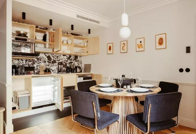 My Maison In Paris  Champ De Mars