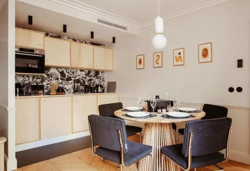 My Maison In Paris  Champ De Mars