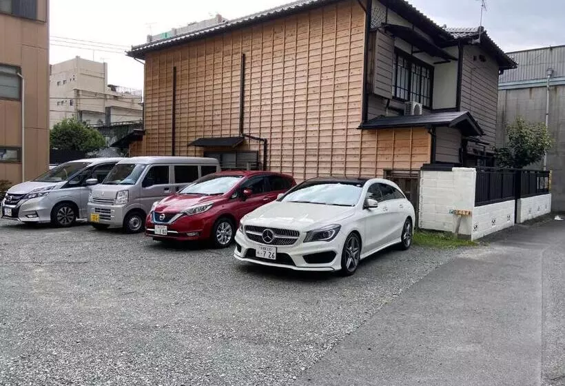 Majatalo Okiya Guest House & Tapas Bar