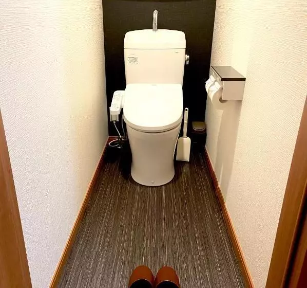 Majatalo Okiya Guest House & Tapas Bar