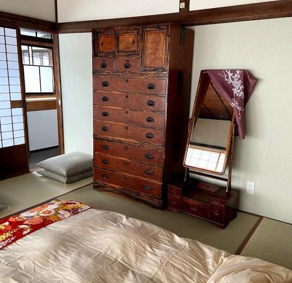 Пансион Okiya Guest House & Tapas Bar