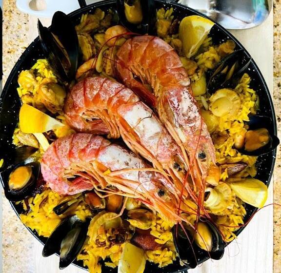 Пансион Okiya Guest House & Tapas Bar