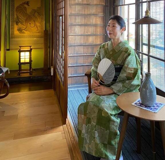 Пансион Okiya Guest House & Tapas Bar