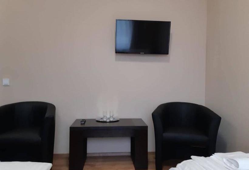 Общежитие Pazonyi Fogadó és étterem