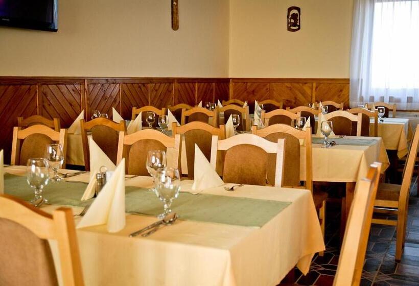 Общежитие Pazonyi Fogadó és étterem