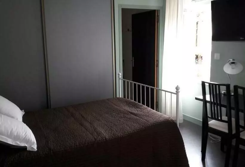 ベッドアンドブレックファースト Les Pierres Folles