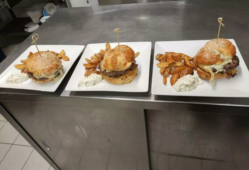 ベッドアンドブレックファースト Les Pierres Folles