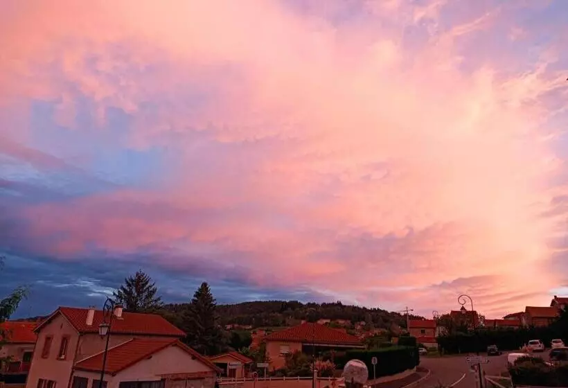 ベッドアンドブレックファースト Les Pierres Folles