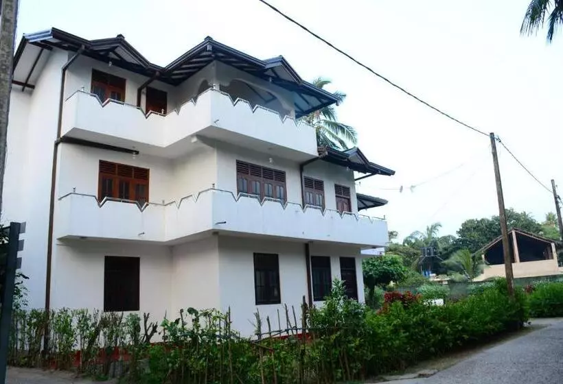 Majatalo Kabalana Design House Villa