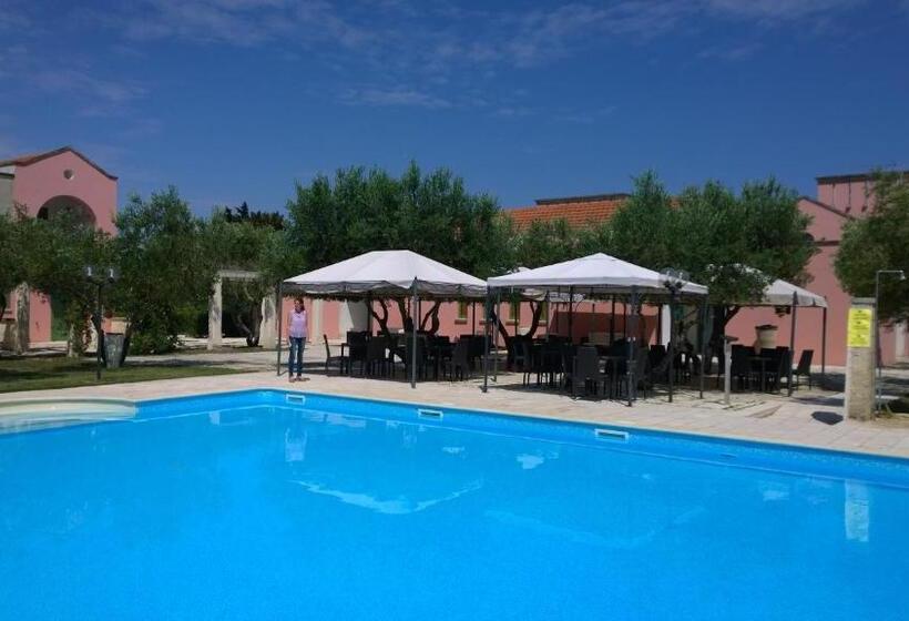 אתר נופש Family Village Otranto