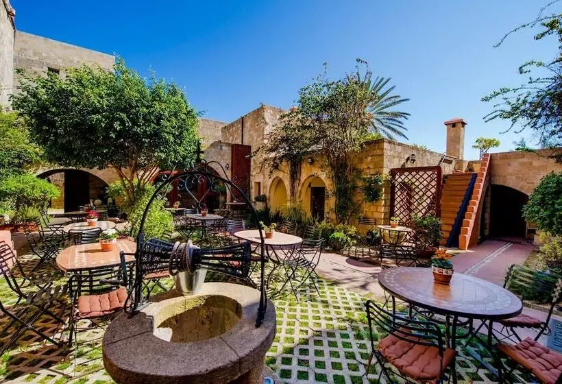 فندق Avalon Boutique Suites