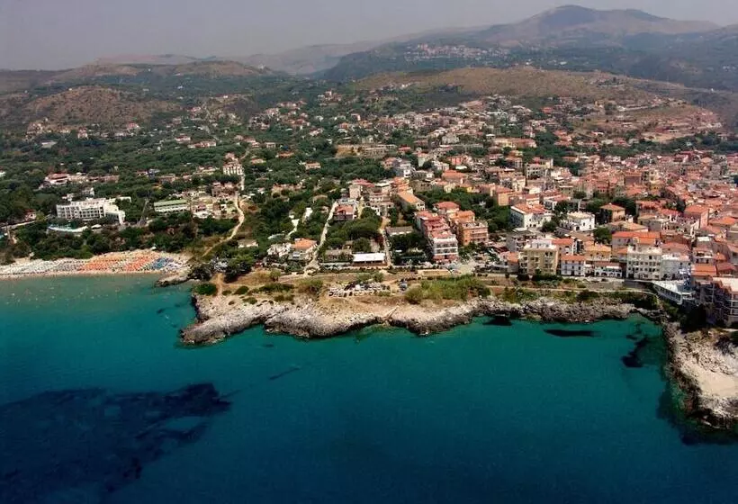 Отель Baia Delle Sirene