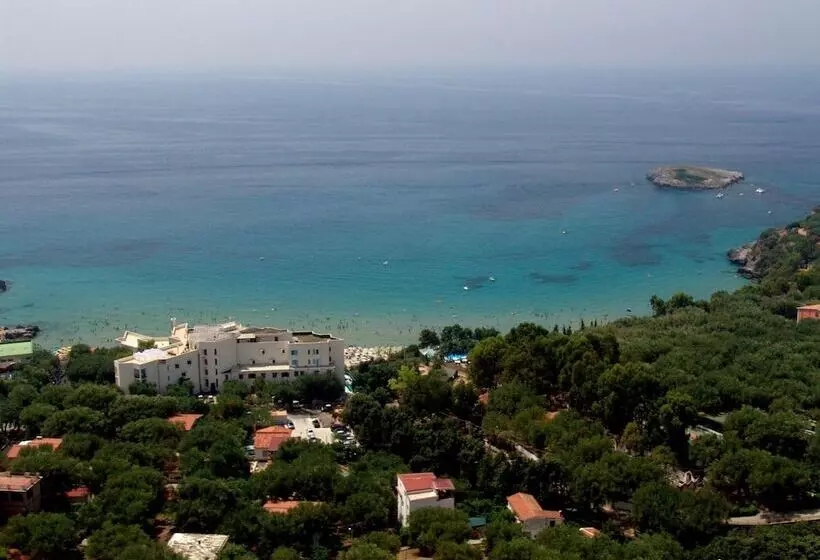 Отель Baia Delle Sirene