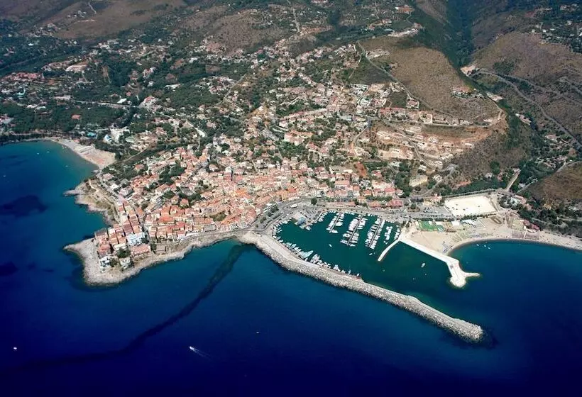 Отель Baia Delle Sirene