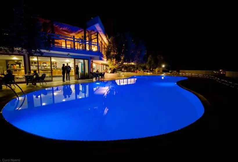 Отель Baia Delle Sirene