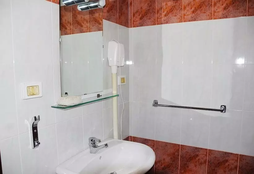 Отель Baia Delle Sirene