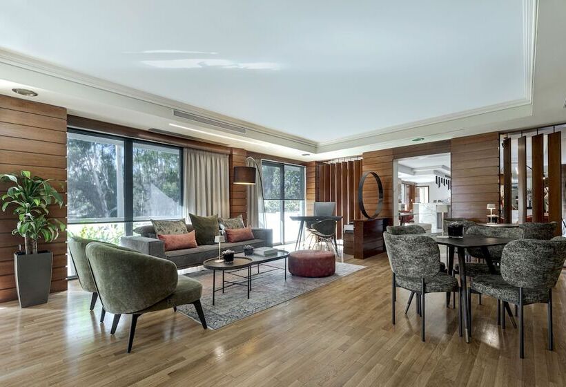 فندق Blazer Suites