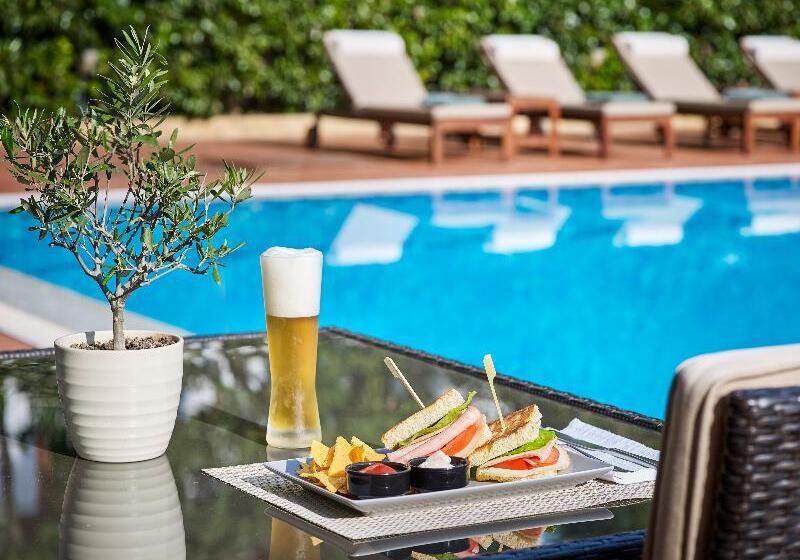 فندق Blazer Suites