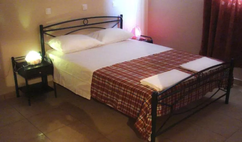 هتل Dorana Studios