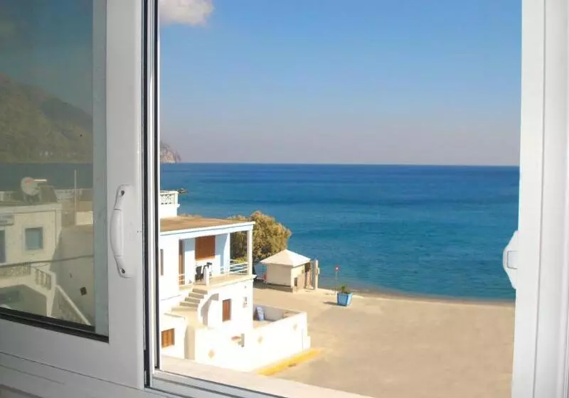 هتل Dorana Studios