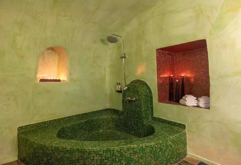 Отель Dreams Luxury Suites