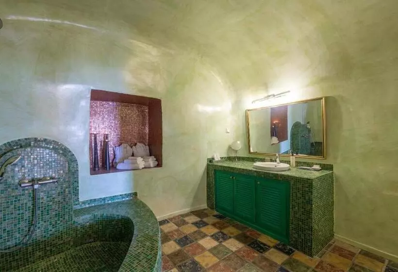 Отель Dreams Luxury Suites