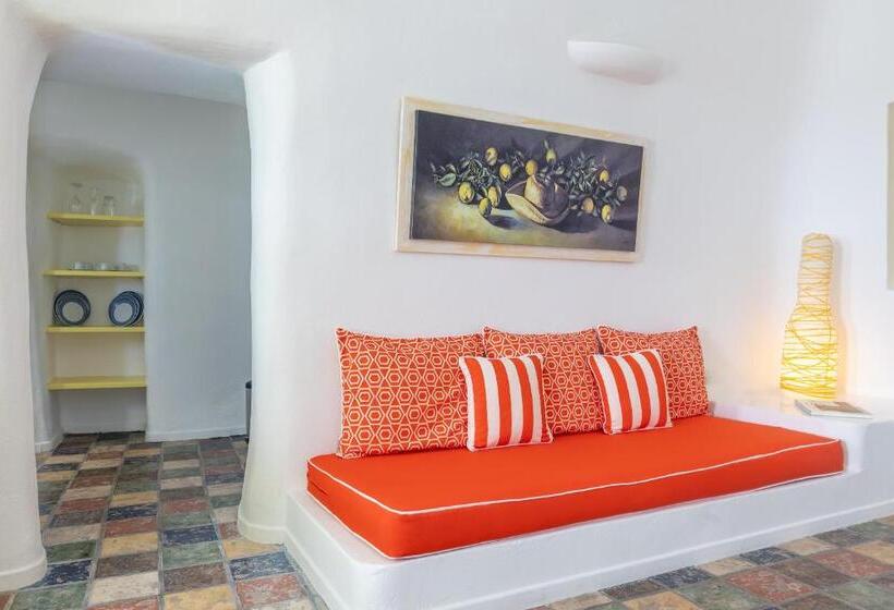 Отель Dreams Luxury Suites