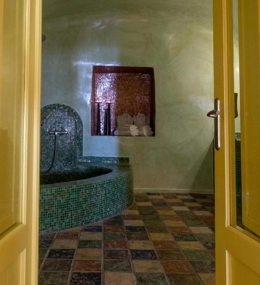 Отель Dreams Luxury Suites