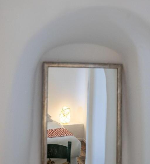 Отель Dreams Luxury Suites