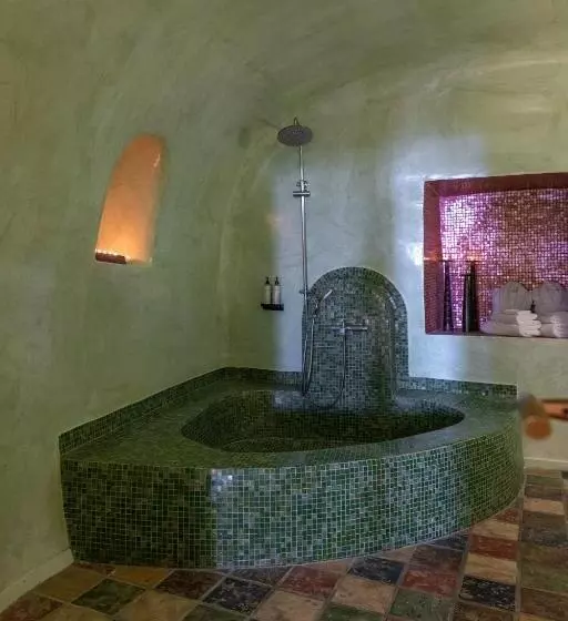 Отель Dreams Luxury Suites