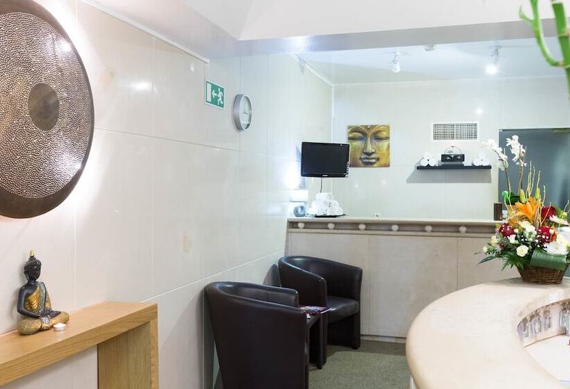 هتل Grand Muthu Oura View Beach Club