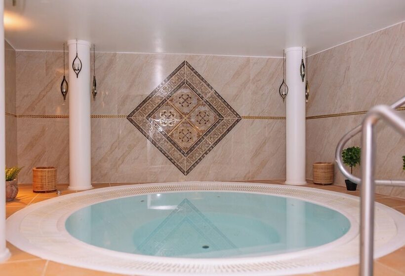 هتل Grand Muthu Oura View Beach Club