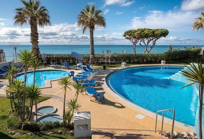 هتل Grand Muthu Oura View Beach Club