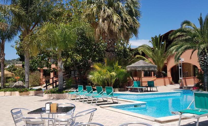 فندق Green Village Resort