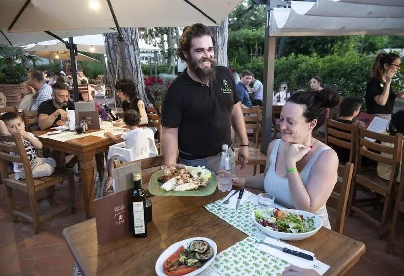 Отель Hu Park Albatros Village